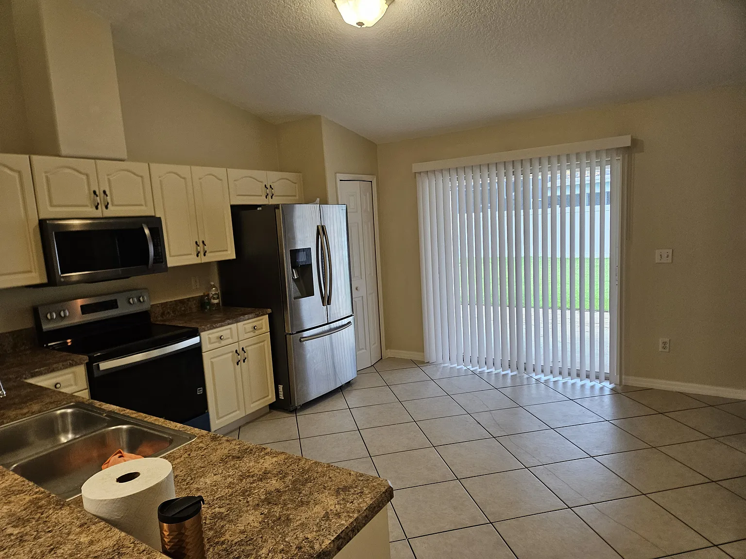 3 bed, 1360 sqft, $1,600 — Photo 4