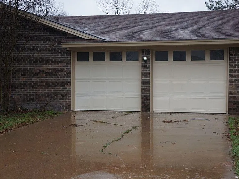 2609 Phelps St — Photo 2