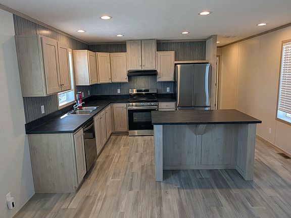 5th image of 1197 Sherman Blvd E