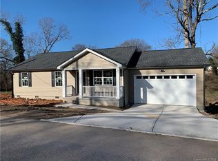 392 W 9th St, Kannapolis, NC 28081