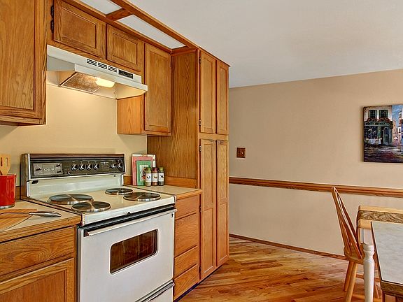 4th image of 14213 SE 10th Pl