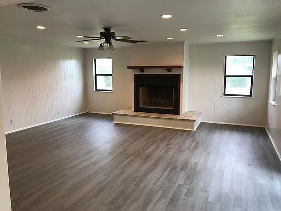 3rd image of 307 Cedalia Dr