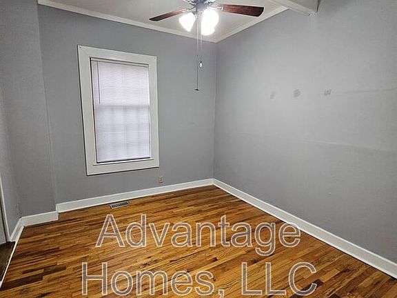 4th image of 3803 Bell St APT 1