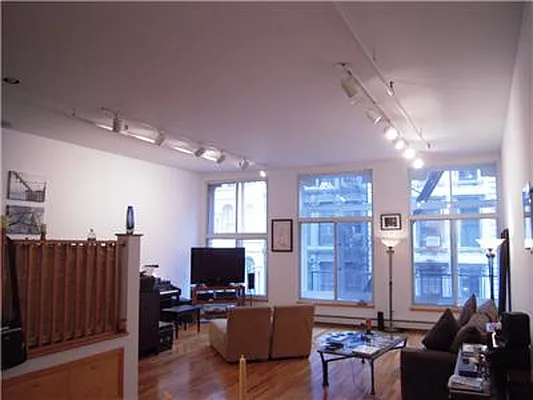 Rented by Manhattan Property Group | media 2