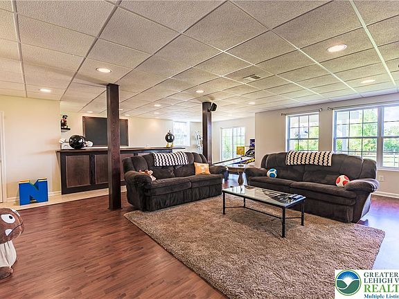 5th image of 2688 Meadow Lane Dr