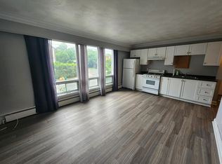 100 Marquette Ave #2, Ottawa, ON K1L5K1