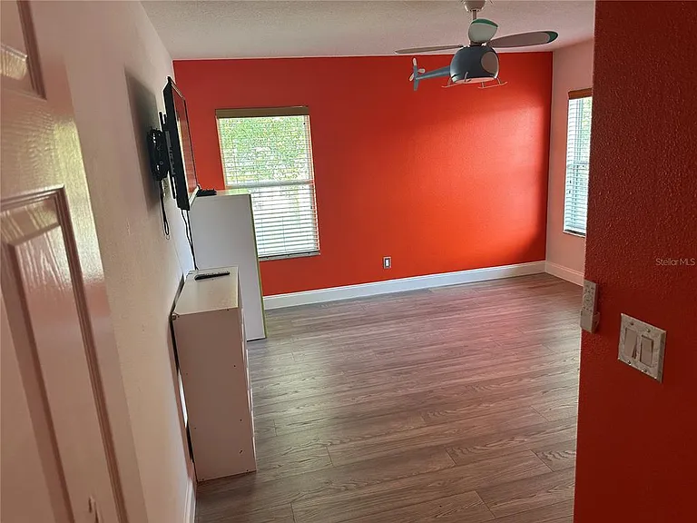 10018 Chorlton Cir — Photo 47