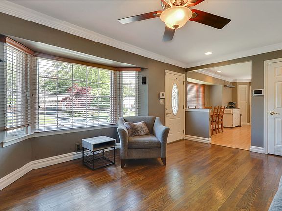 5th image of 24 Bergen Dr