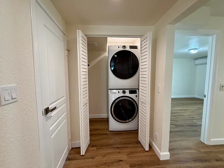4550 Murietta Ave — Photo 9