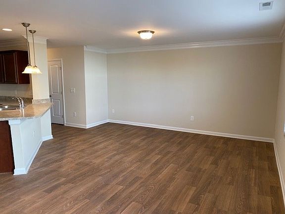 4th image of 7687 Oliver Park Dr