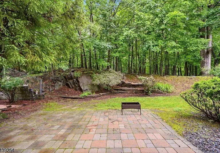 75 Spring Hill Cir — Photo 21
