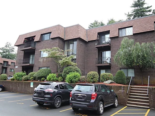 7 Thomas St Unit J15, Saugus, MA 01906
