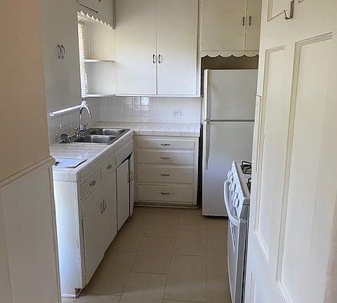4th image of 103 Vassar Ln APT 2