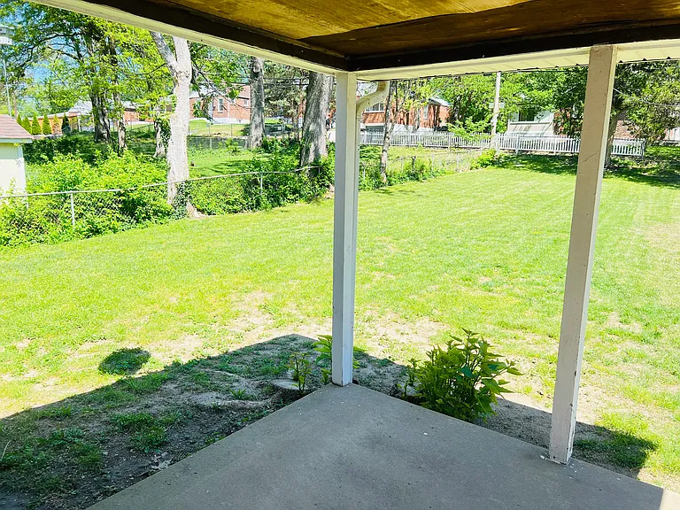1238 Purdue Ave — Photo 35