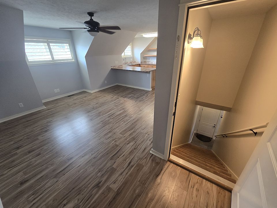 Entry to apartment