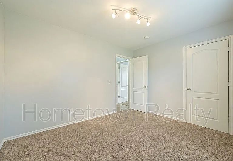 11521 SW 24th St — Photo 25