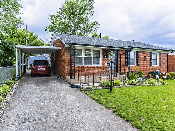3rd image of 410 Moss Dr