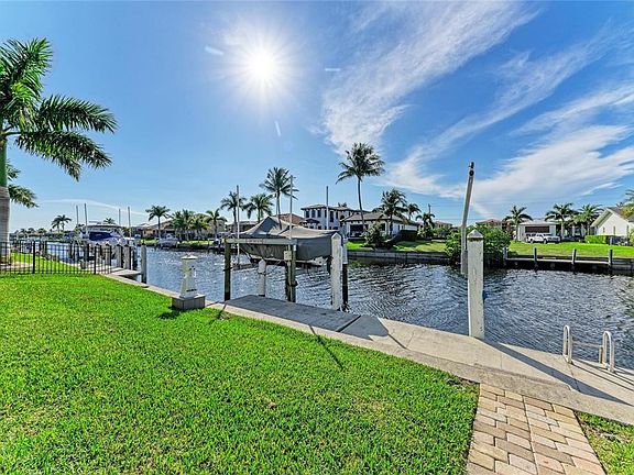 5th image of 2839 Coral Way