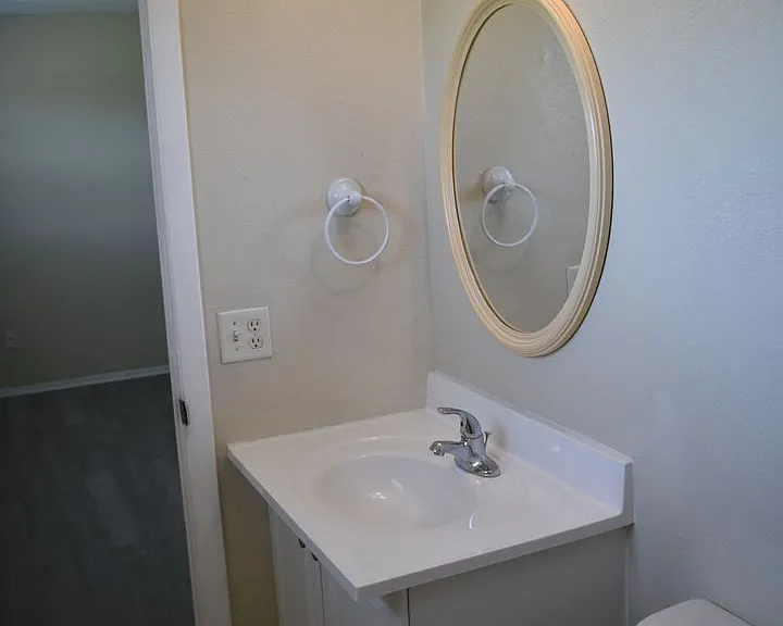 3134 Edgewood Dr NE — Photo 31