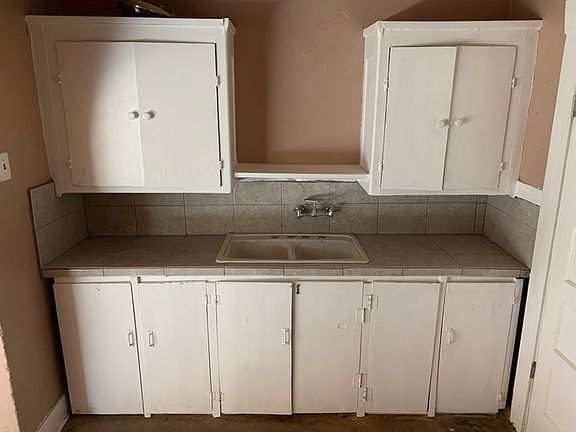 2nd image of 2201 E Yandell Dr #5