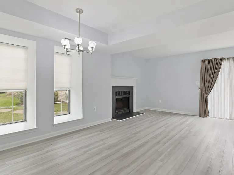 2403 S Walter Reed Dr — Photo 8
