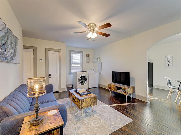 4th image of 3226 Lakewood Ave