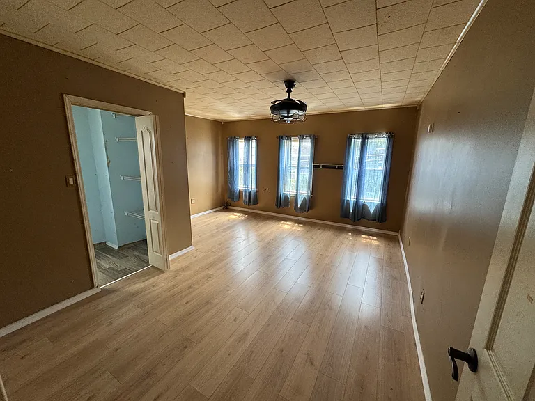 1130 W Norwegian St — Photo 10