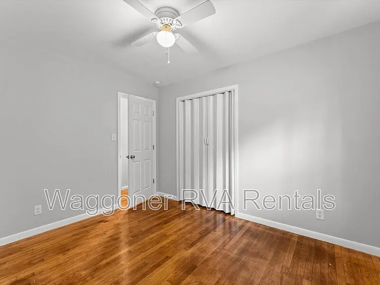 924 Kingsway Rd — Photo 42