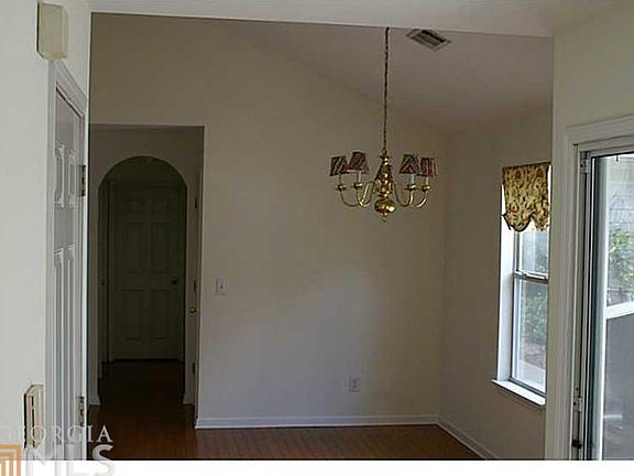 4th image of 206 Rose Cottage Dr