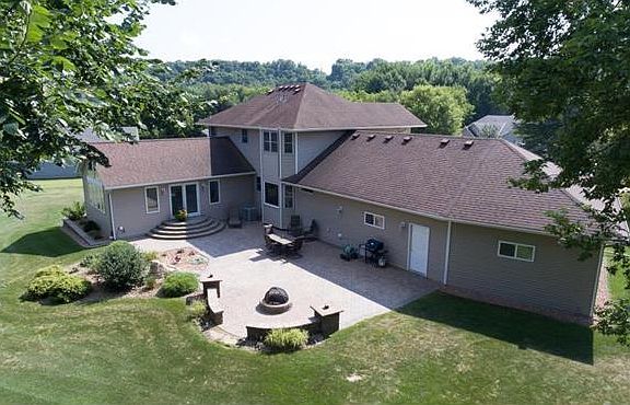 3rd image of 425 Lyd Blvd
