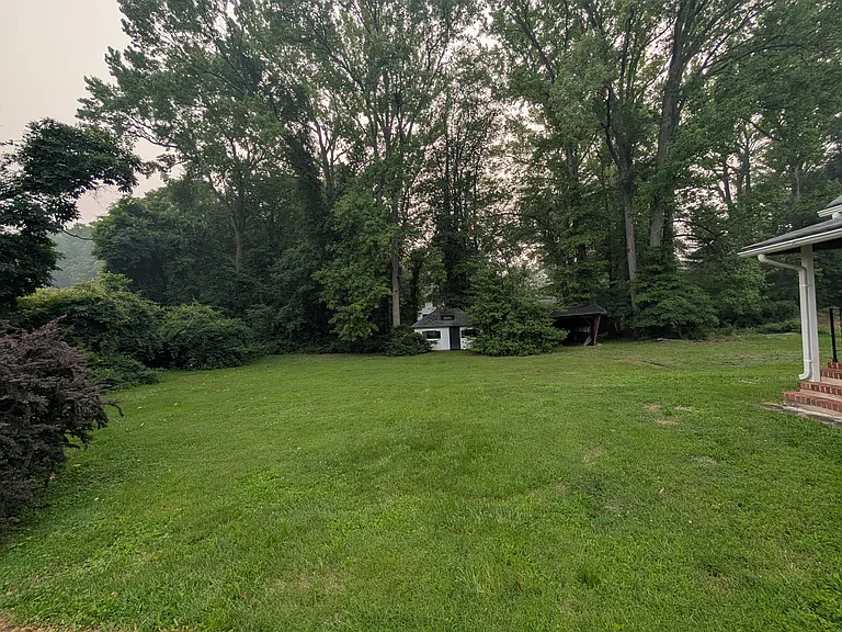 52 Scott Ave #A — Photo 4