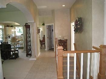 4th image of 930 Thornberry Creek Dr