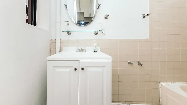 Rented by Nooklyn NYC LLC | media 12