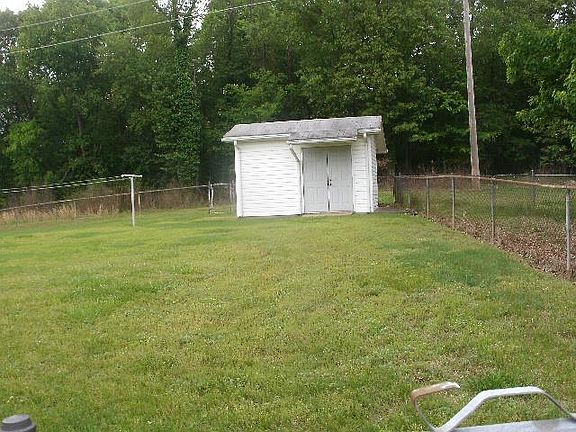 2nd image of 113 Kittyhawk Dr