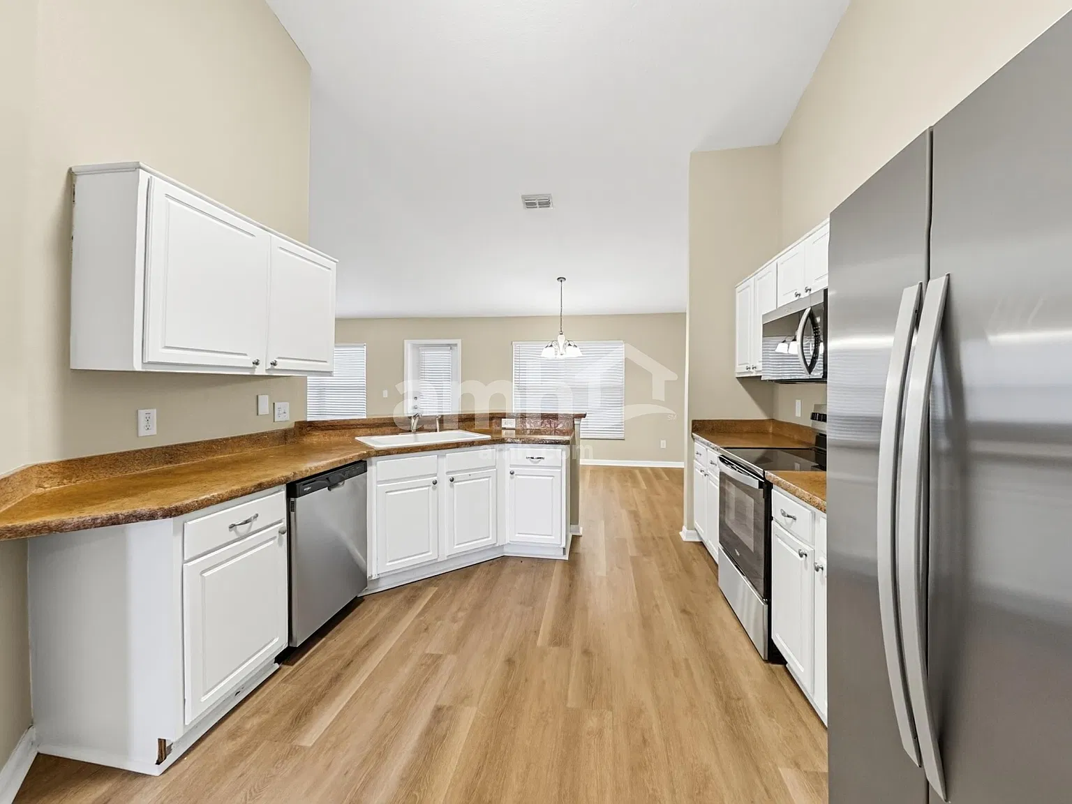 4 bed, 2.0 bath, 1760 sqft, $2,310 — Photo 4