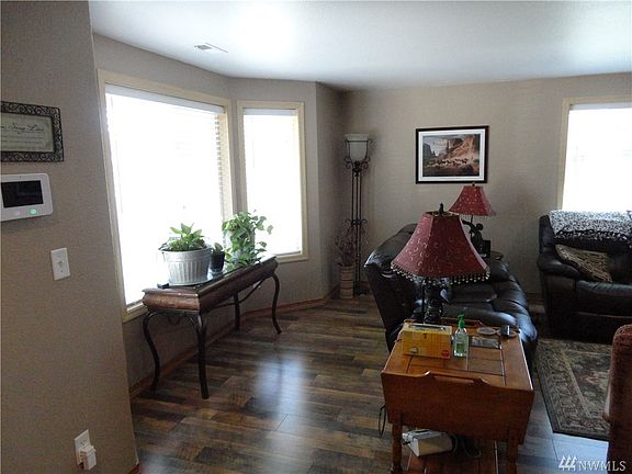 4th image of 1916 Leanne Ave