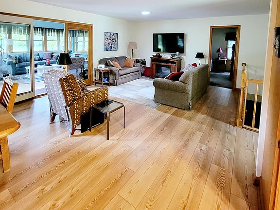 4th image of 134 Stratford Dr