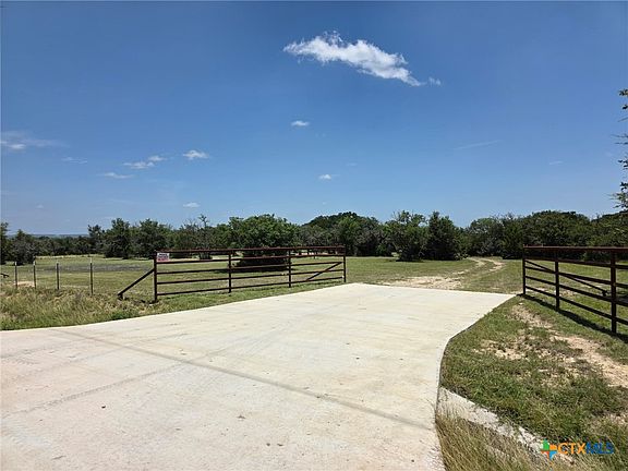 2nd image of 237 Oak Glen Ln