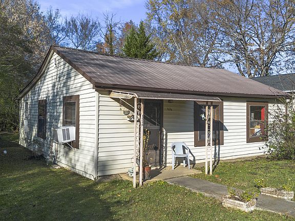 3rd image of 1526 W View St