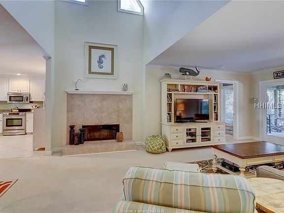 5th image of 8 Deer Run Ln