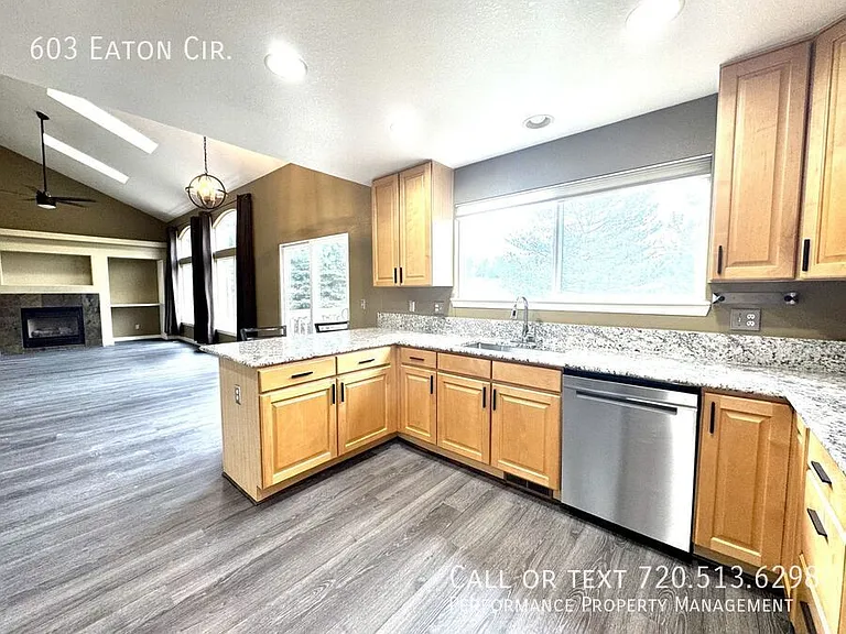 603 Eaton Cir — Photo 6