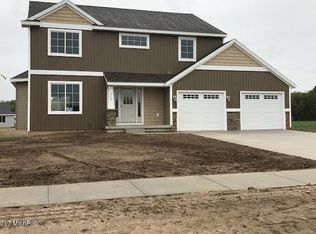 2561 Algen Dr, Middleville, MI 49333