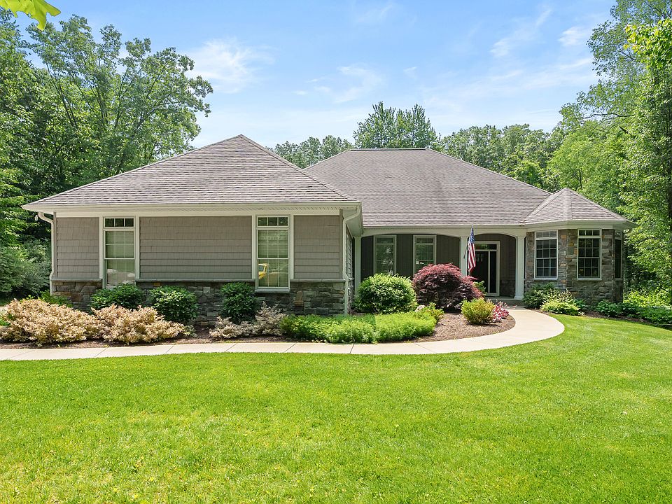 1st image of 9157 Highland View Dr