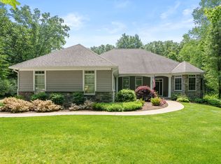 9157 Highland View Dr, Kalamazoo, MI 49009