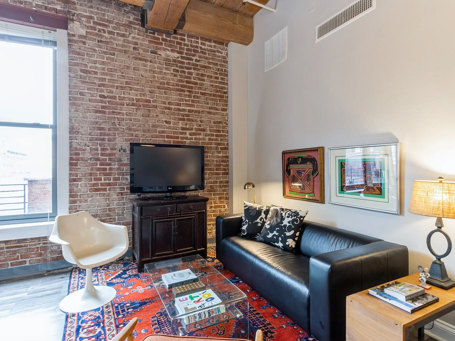 308 W 8th St — Photo 3