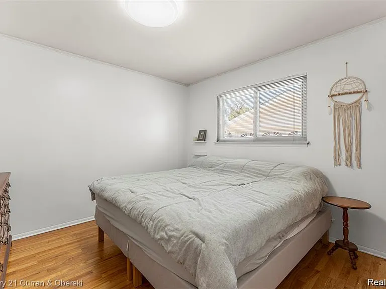 3927 Monroe St — Photo 10