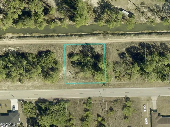 1341 E 12th St, Lehigh Acres, FL 33972