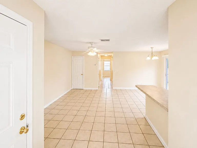206 S Galena Ave — Photo 2