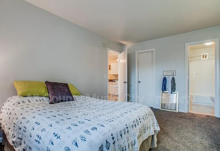 2134 Fairfax Ave #C13 — Photo 21