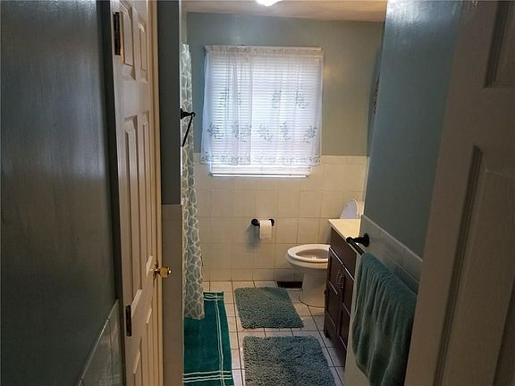 Main floor bathroom